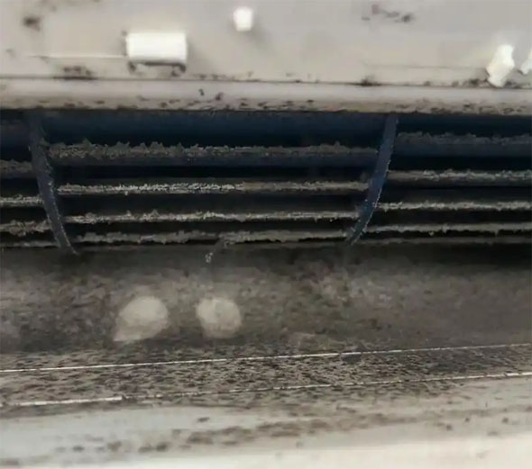 巨野空调吹的风有股烧焦味是怎么回事